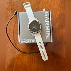 Garmin Approach S42 Silver and White Golf GPS Smartwatch